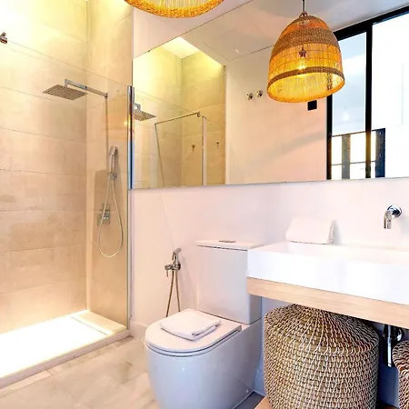 Genteel Giralda Apartment