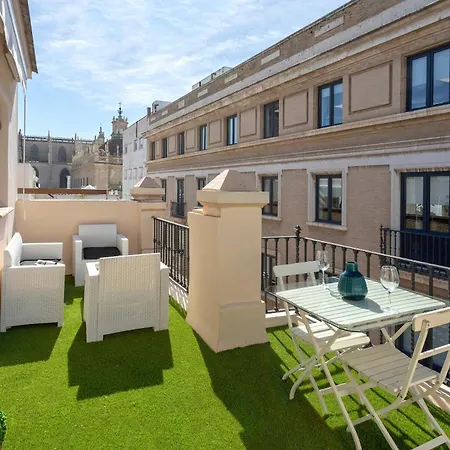 Genteel Giralda Apartment *